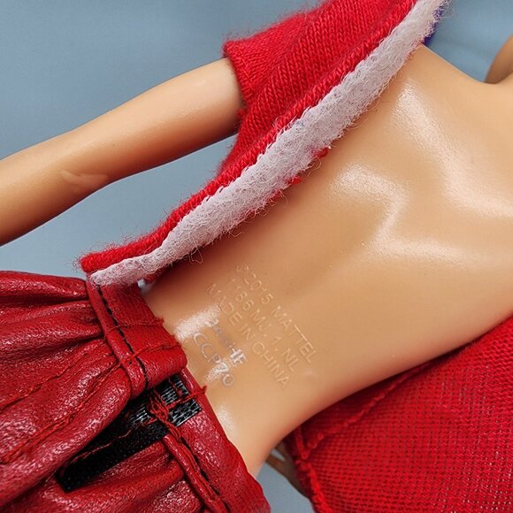 4 Vintage & Modern Barbie Dolls Bundle + Clothes Accessories Mattel 2001-2021 - Picture 13 of 16